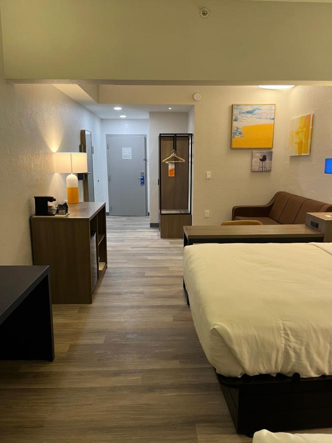 Comfort Suites Clearwater - Dunedin Exteriör bild
