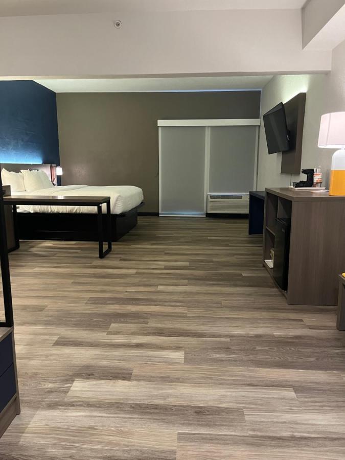Comfort Suites Clearwater - Dunedin Exteriör bild