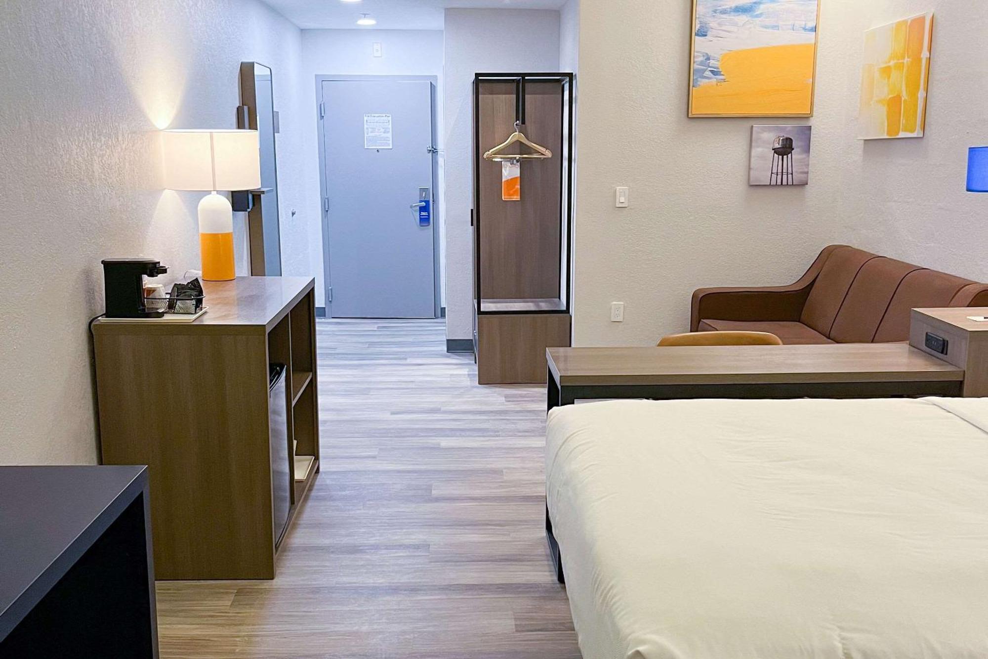 Comfort Suites Clearwater - Dunedin Exteriör bild