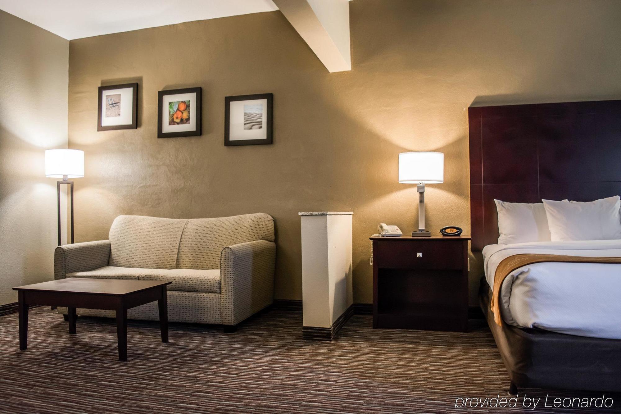 Comfort Suites Clearwater - Dunedin Exteriör bild